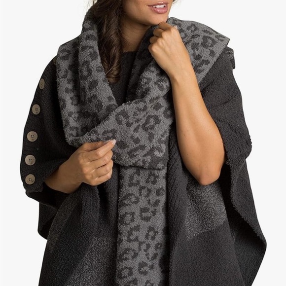 Barefoot Dreams CozyChic In The Wild Scarf and Hat Set Graphite/Carbon NEW - Picture 2 of 5